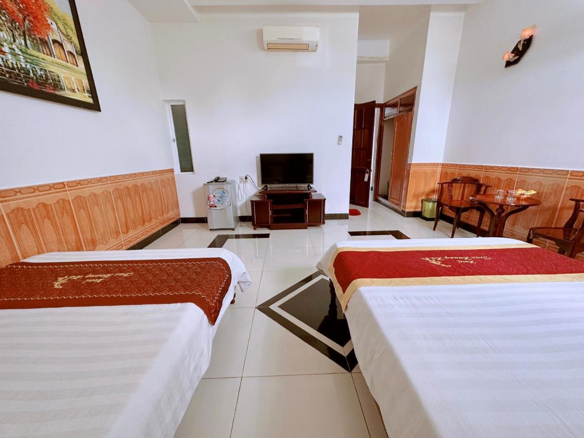 Truc Hoang Ha Hotel Tỉnh Kontum Exterior foto