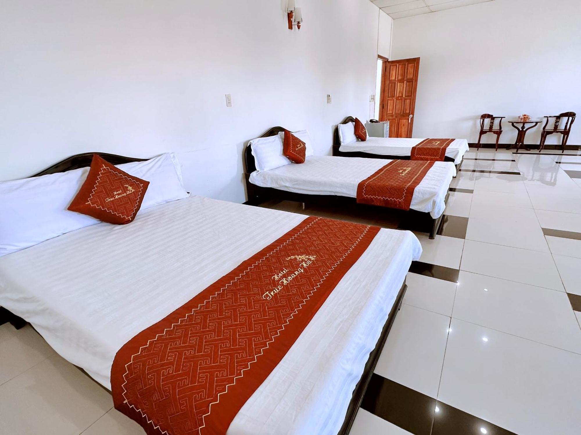 Truc Hoang Ha Hotel Tỉnh Kontum Exterior foto
