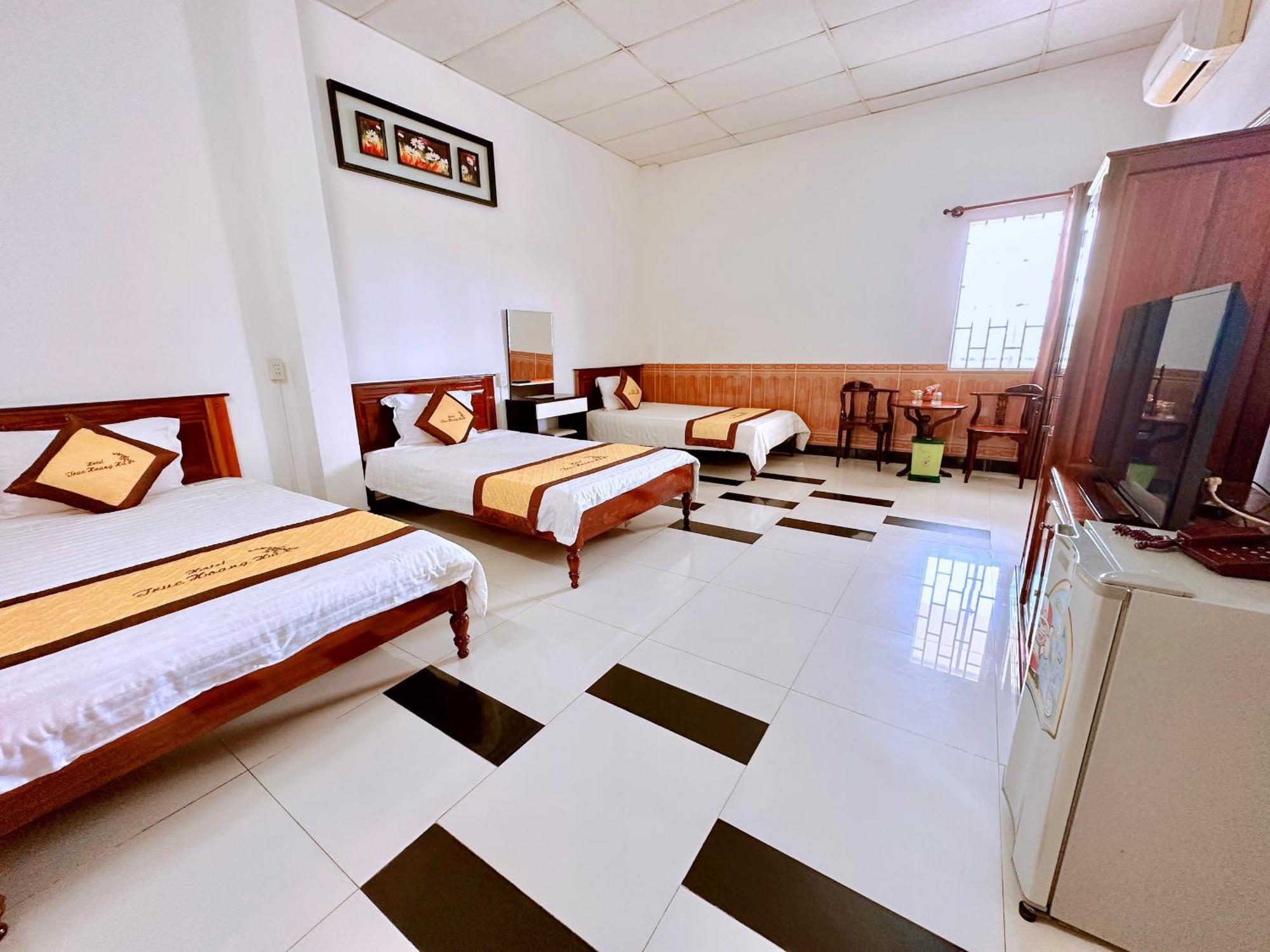 Truc Hoang Ha Hotel Tỉnh Kontum Exterior foto