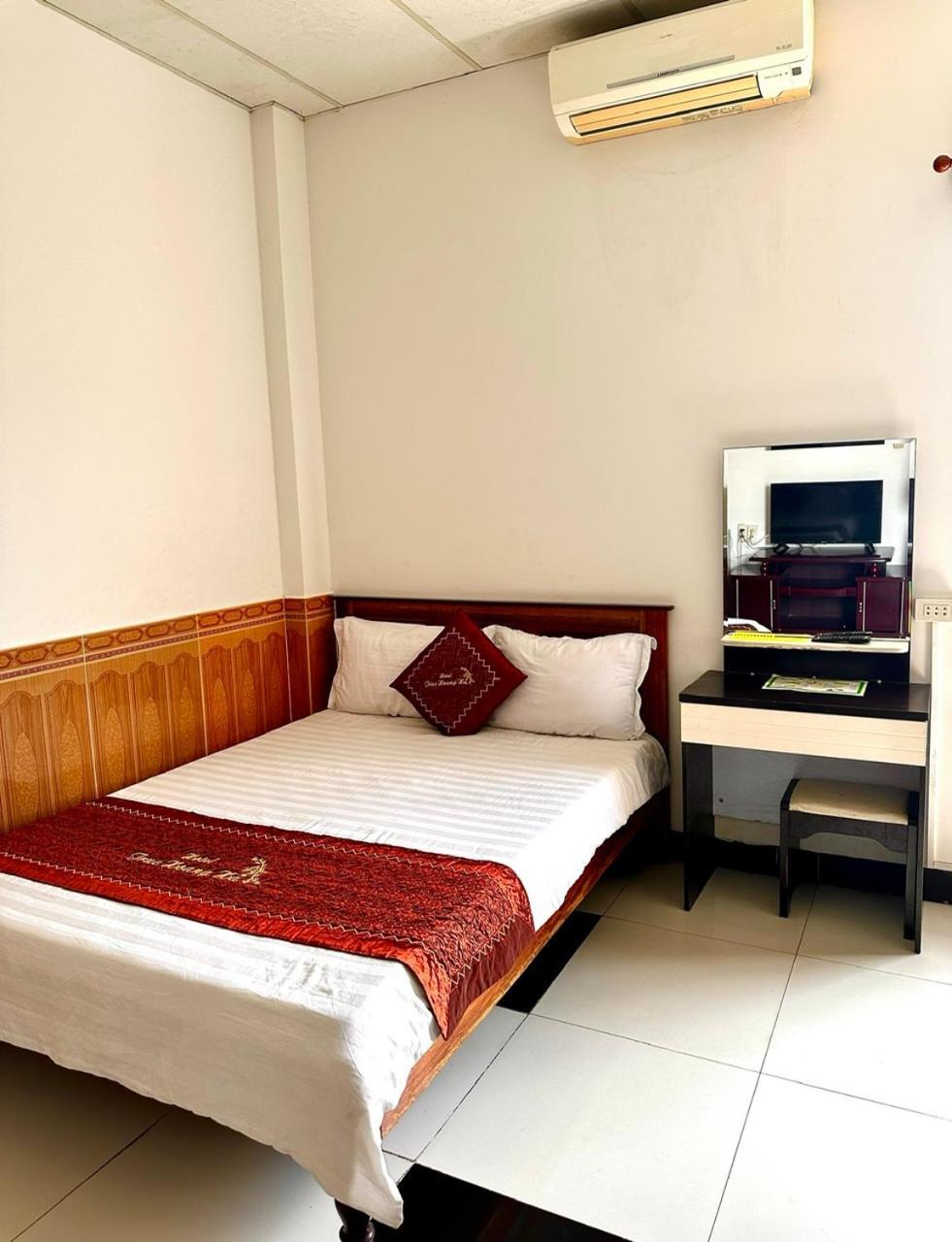 Truc Hoang Ha Hotel Tỉnh Kontum Exterior foto